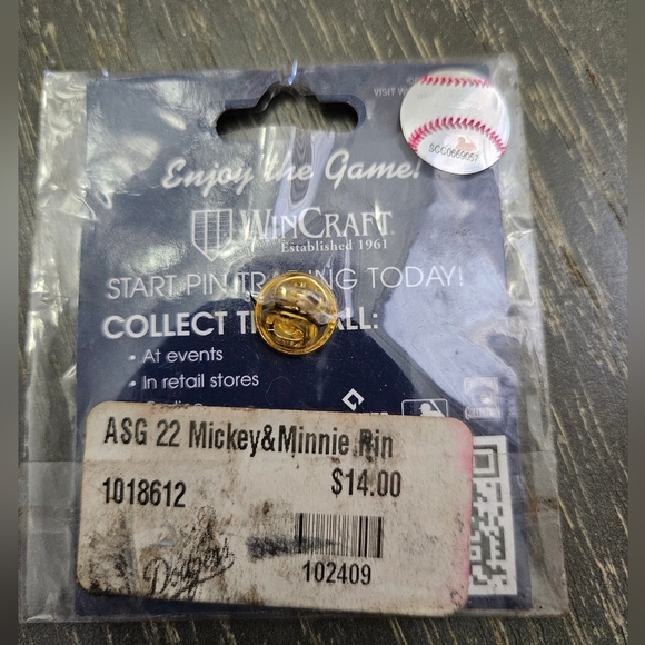 Disney All-Star Game 2022 Collectible Lapel Pin - Picture 3 of 3